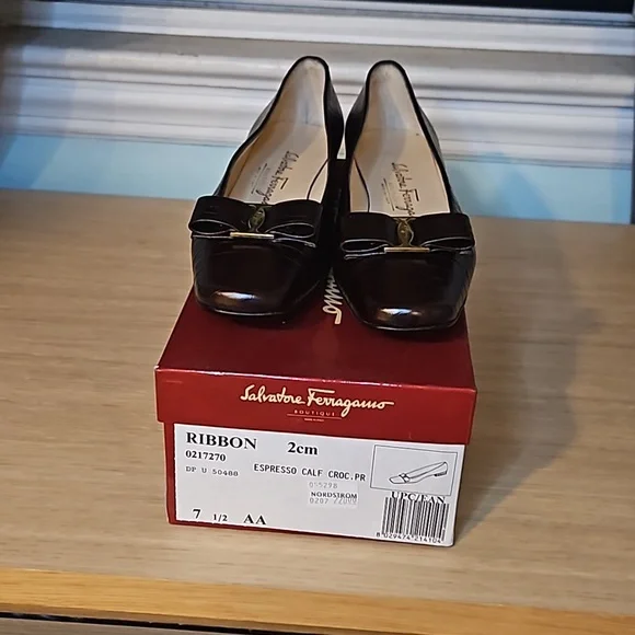 Salvatore Ferragamo Espresso Brown Ribbon Flats - Picture 2 of 4